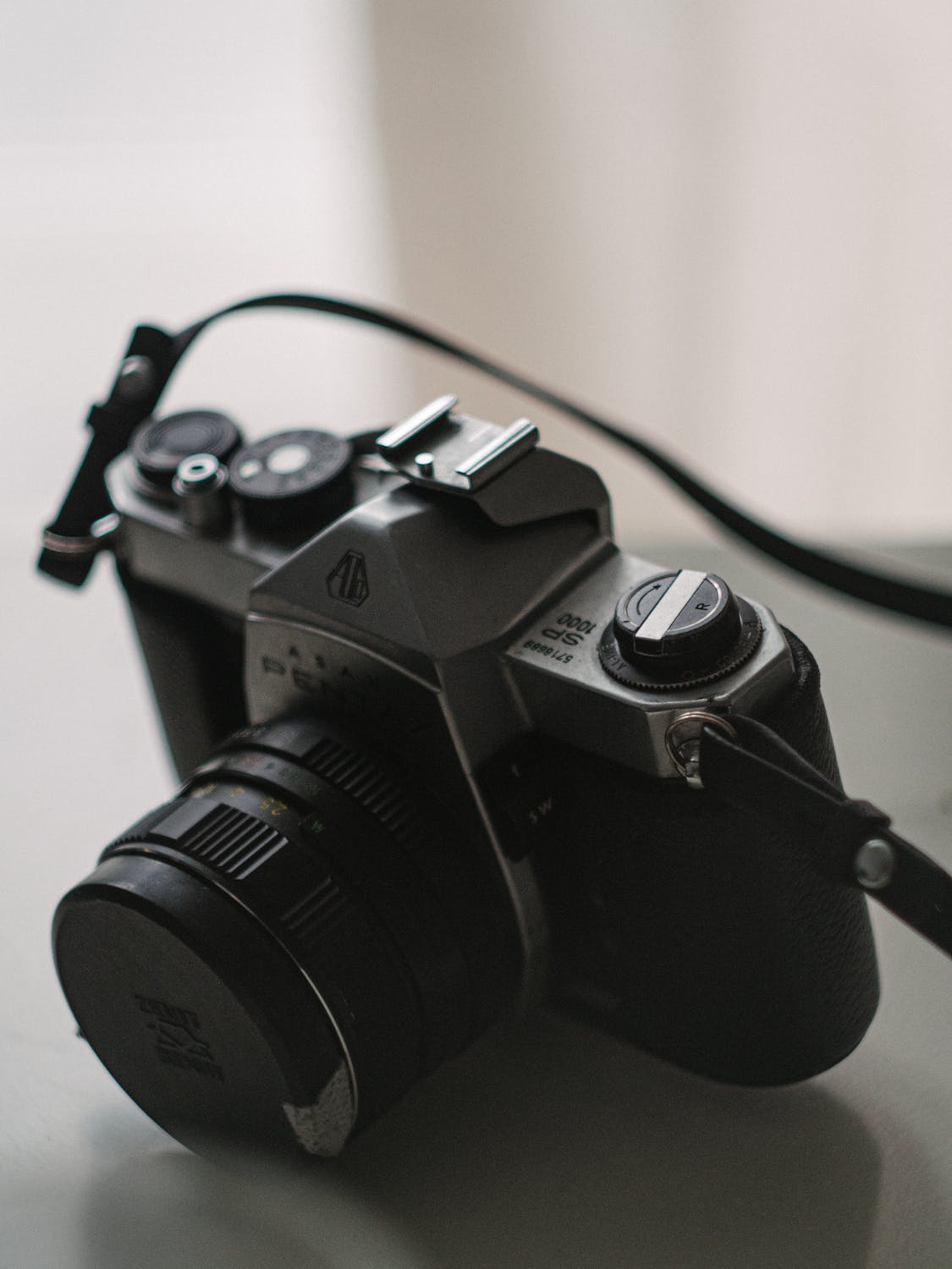 a mirrorless camera
